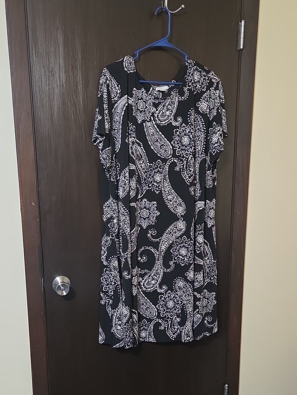 C EST. 1946 Dress black with textured white Dot Print   26/28W